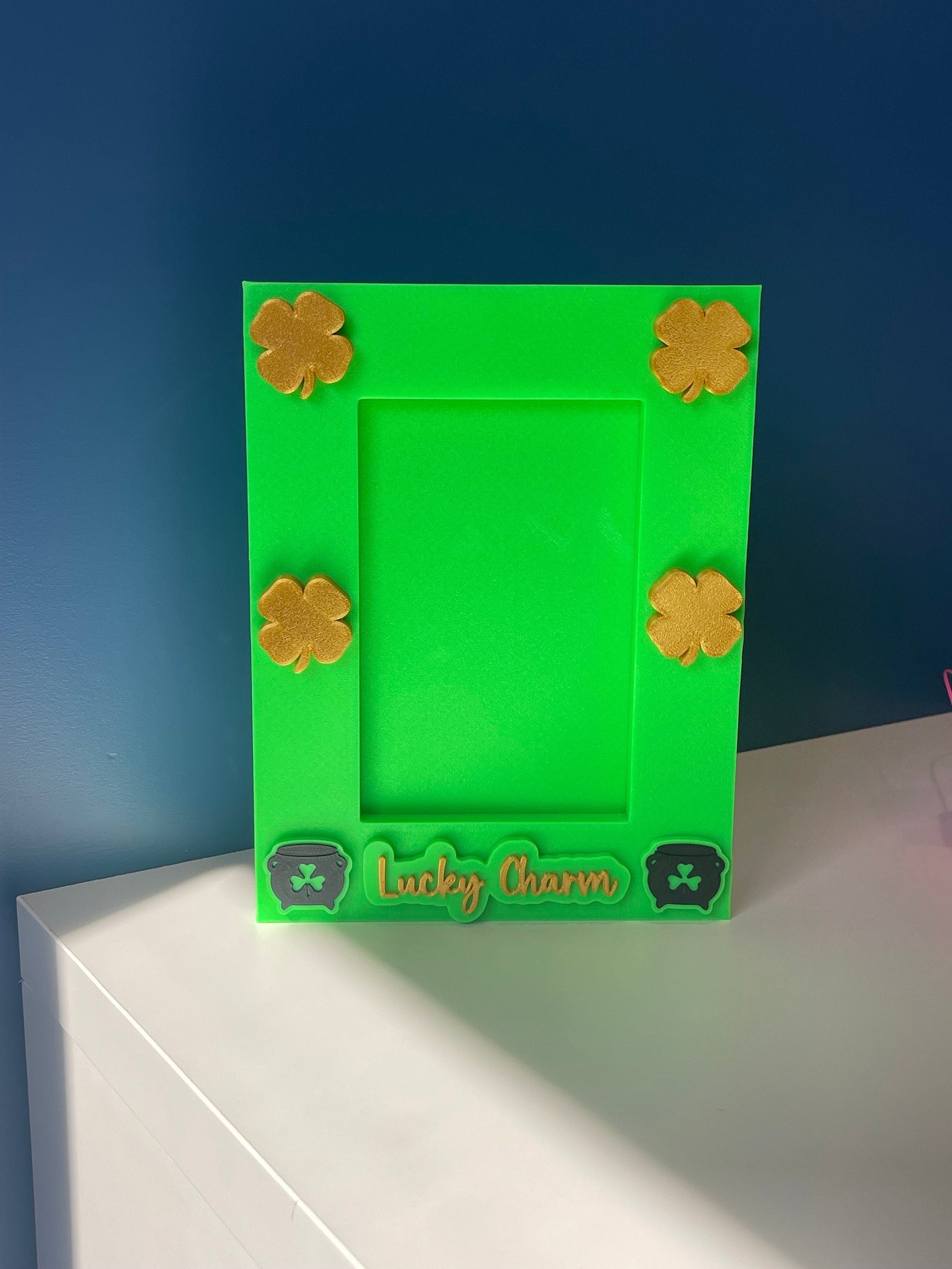 St. Patrick's Day Picture Frame | 4x6/ 5x7 Frame | Shamrock | Pot of Gold